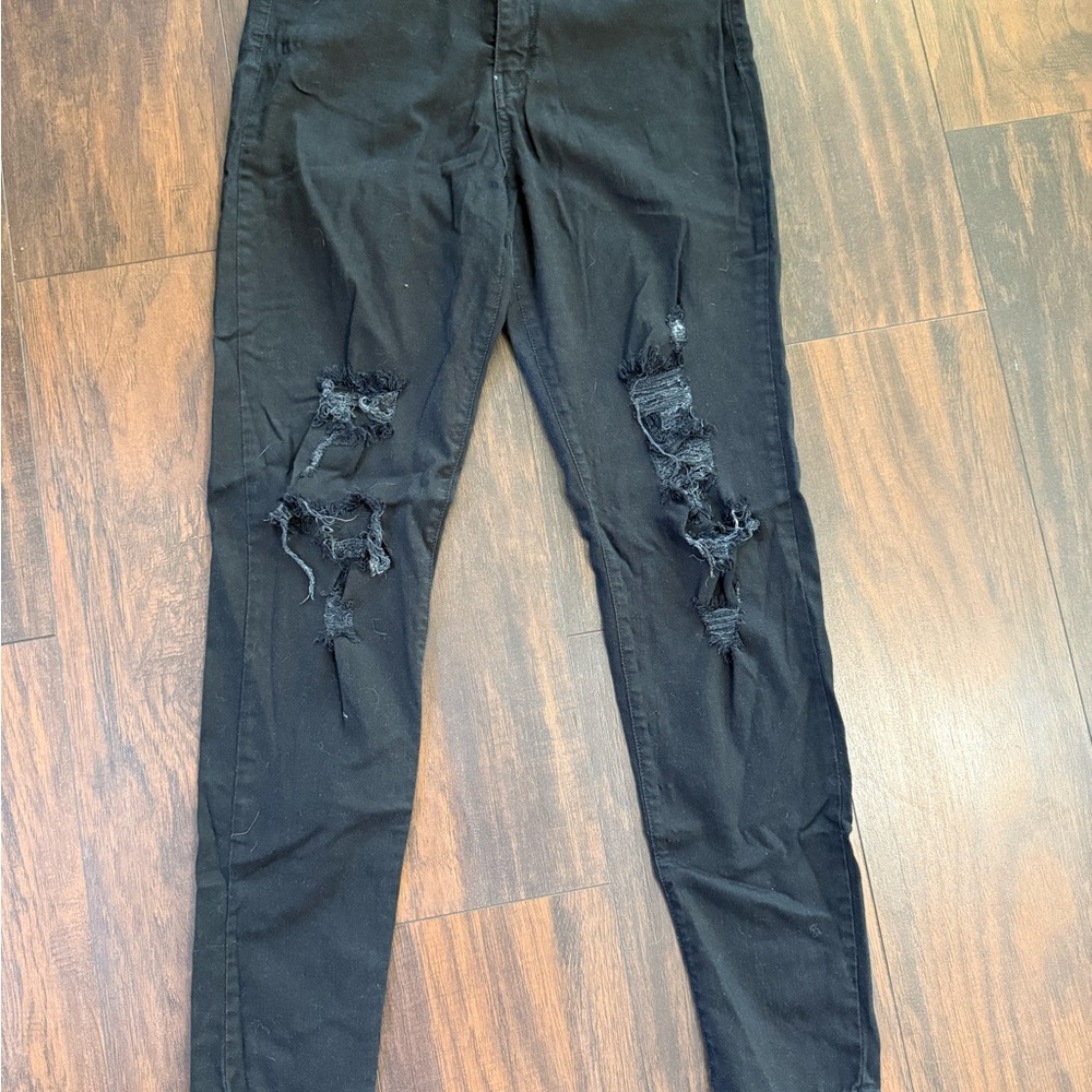 Flying Monkey size 32 black distressed skinny jeans